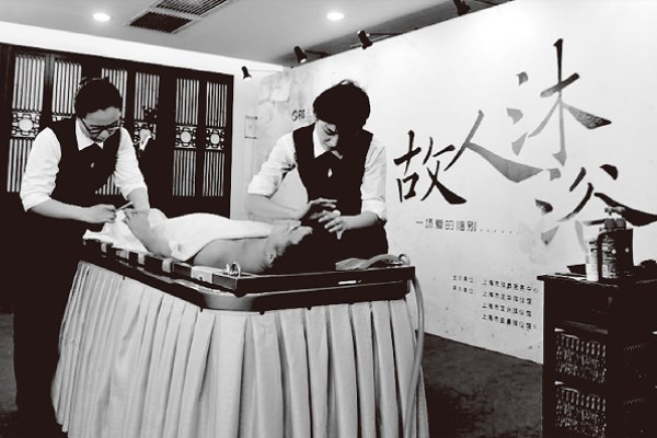 遗体如何进行防腐处理(夏天停灵要主要什么) 遗体如何进行防腐处理(夏天停灵要主要什么)
