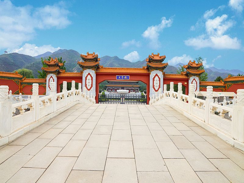天寿陵园和凤凰山陵园的距离远吗(哪个陵园价格更高) 天寿陵园和凤凰山陵园的距离远吗(哪个陵园价格更高)